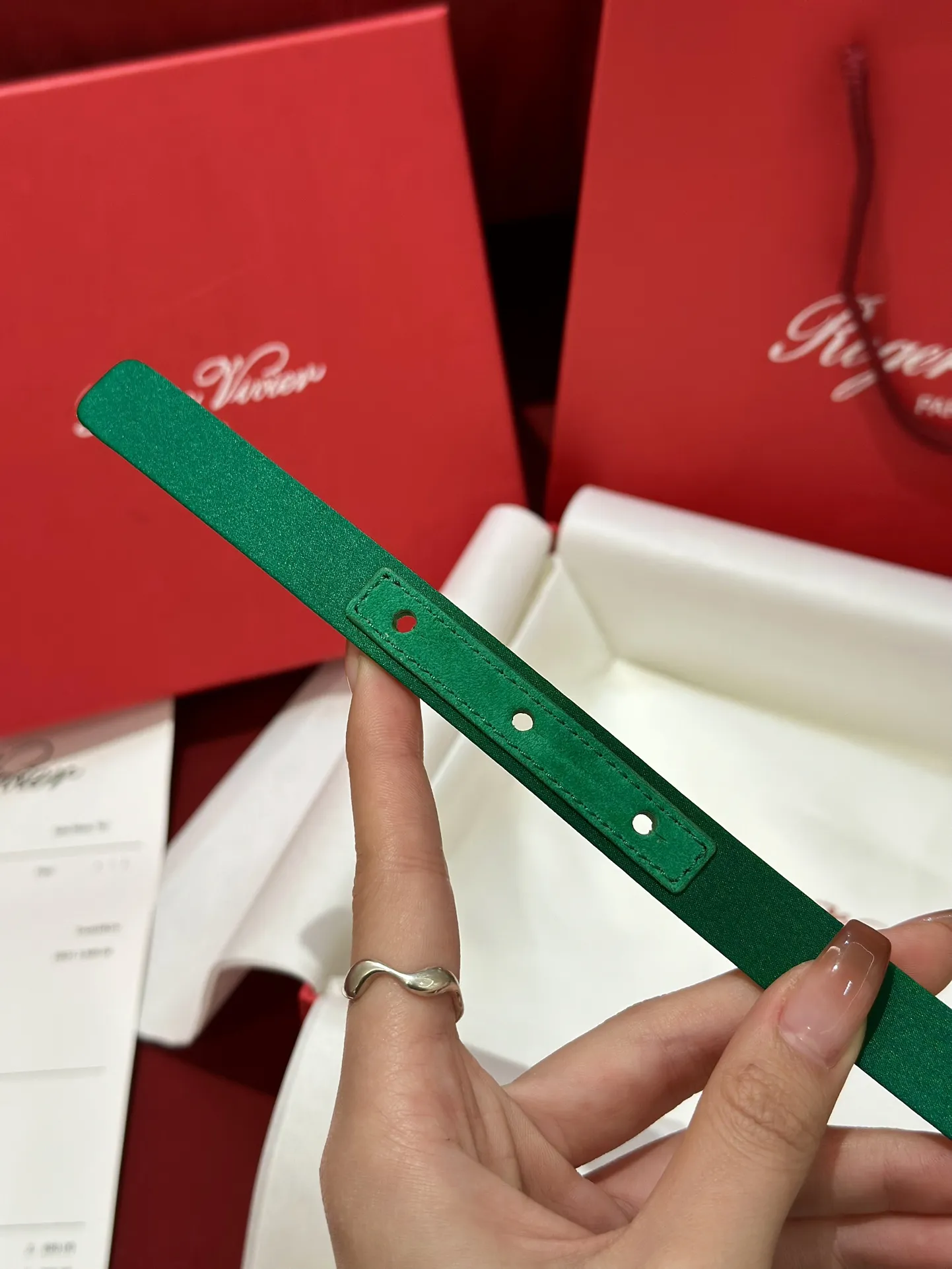 ROGER VIVIER Женский ремень с пряжкой Flower Strass 