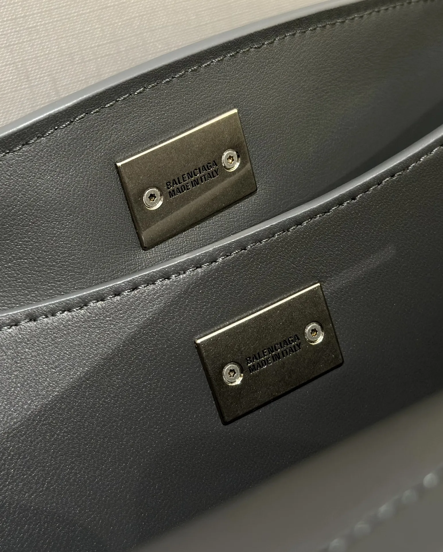 BALENCIAGA Женская сумка Rodeo grey BALENCIAGA Женская сумка Rodeo grey