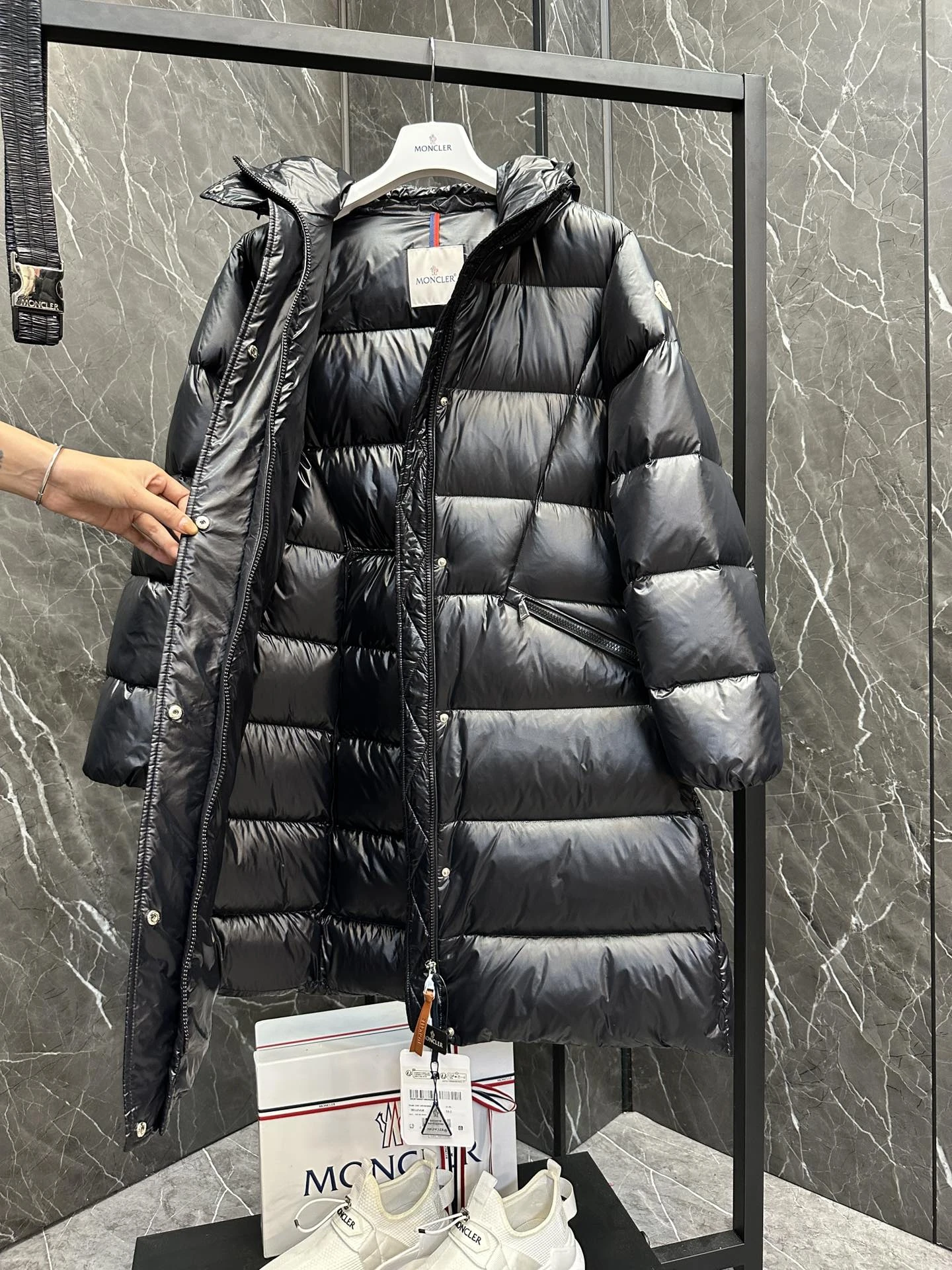 MONCLER Женский пуховик Bellevue