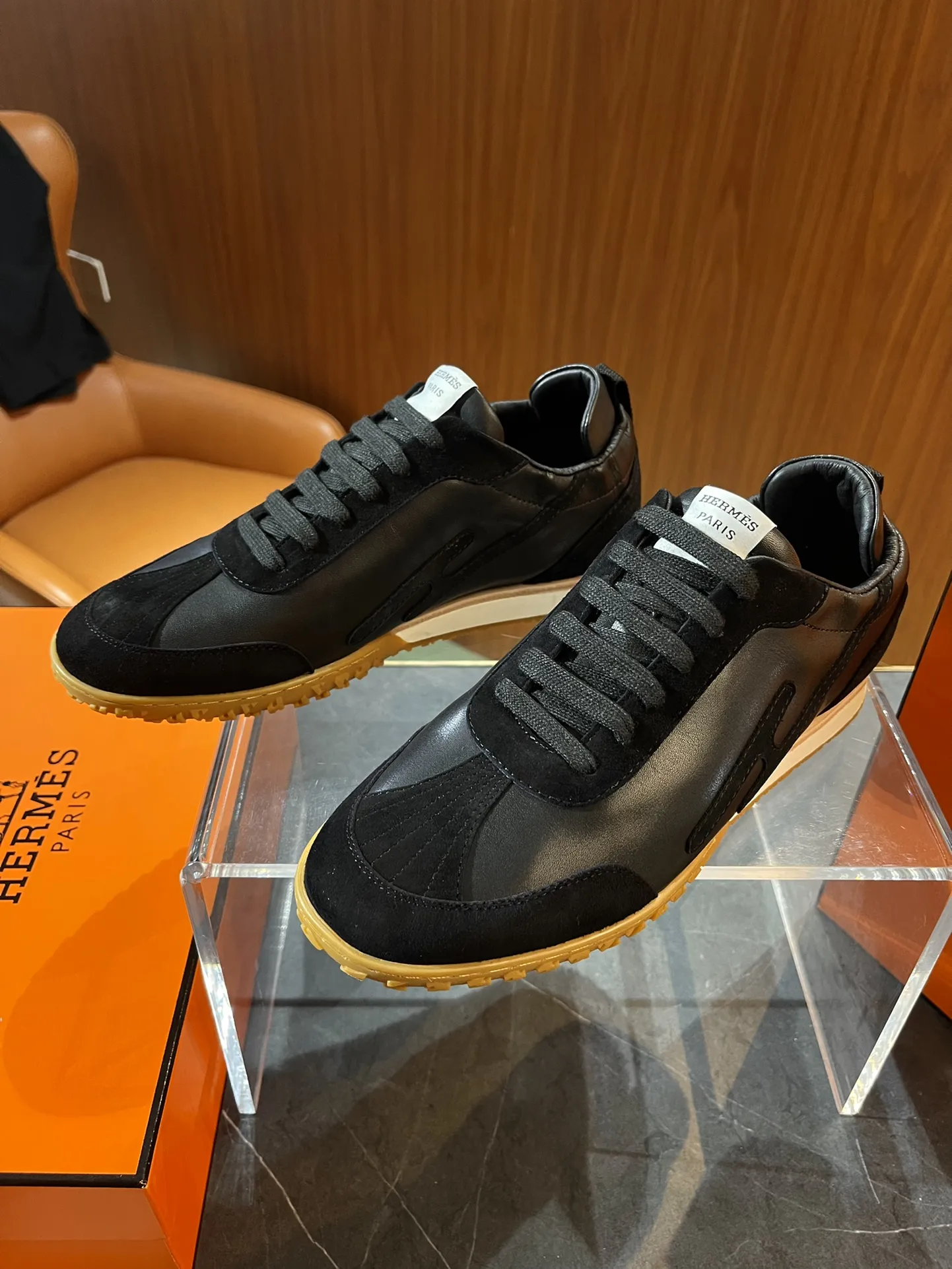 HERMES Мужские кроссовки из козьей замши