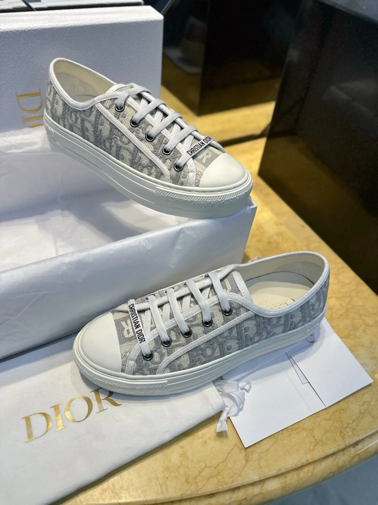 CHRISTIAN DIOR Женские кеды CHRISTIAN DIOR Женские кеды