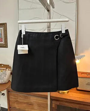 HERMES Женская кожаная юбка в черном цвете