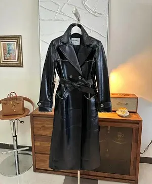 CHANEL Женский кожаный плащ