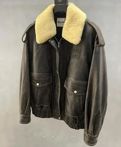 MIU MIU Кожаная куртка