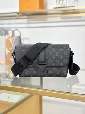 LOUIS VUITTON Мужская сумка S-Cape Messenger M46794