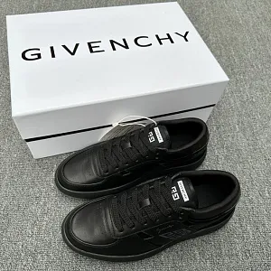 GIVENCHY Мужские кроссовки минималистичные