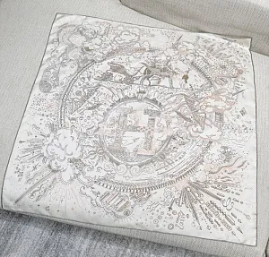 HERMES Женский платок из шелка белый