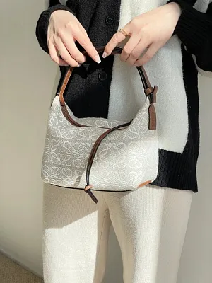 LOEWE Женская сумка Cubi Anagram small