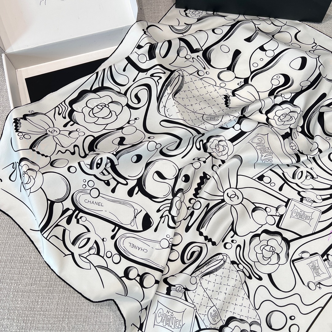 CHANEL Женский платок шёлк CHANEL Женский платок шёлк