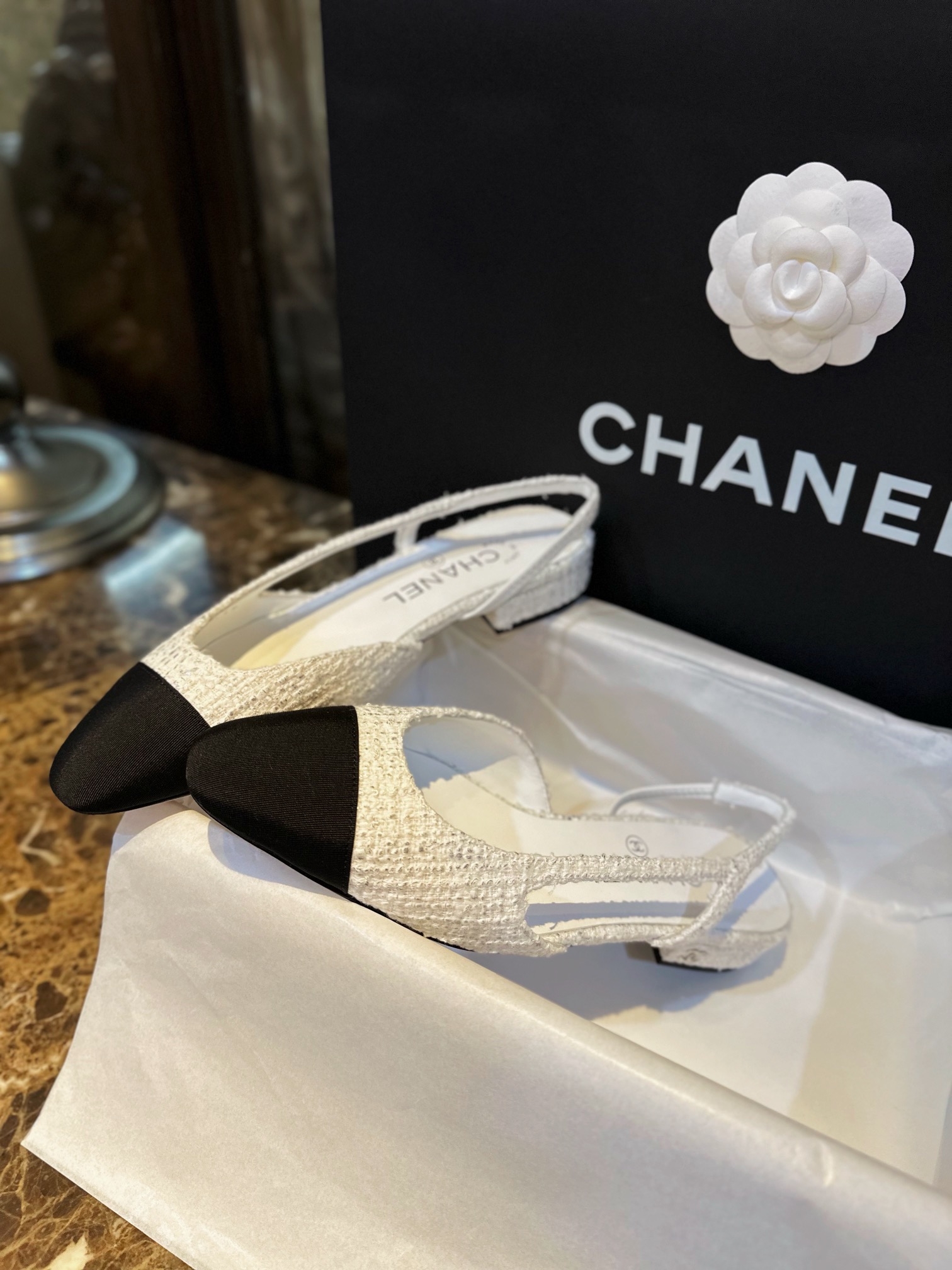 CHANEL Женские туфли слингбэки из твида CHANEL Женские туфли слингбэки из твида