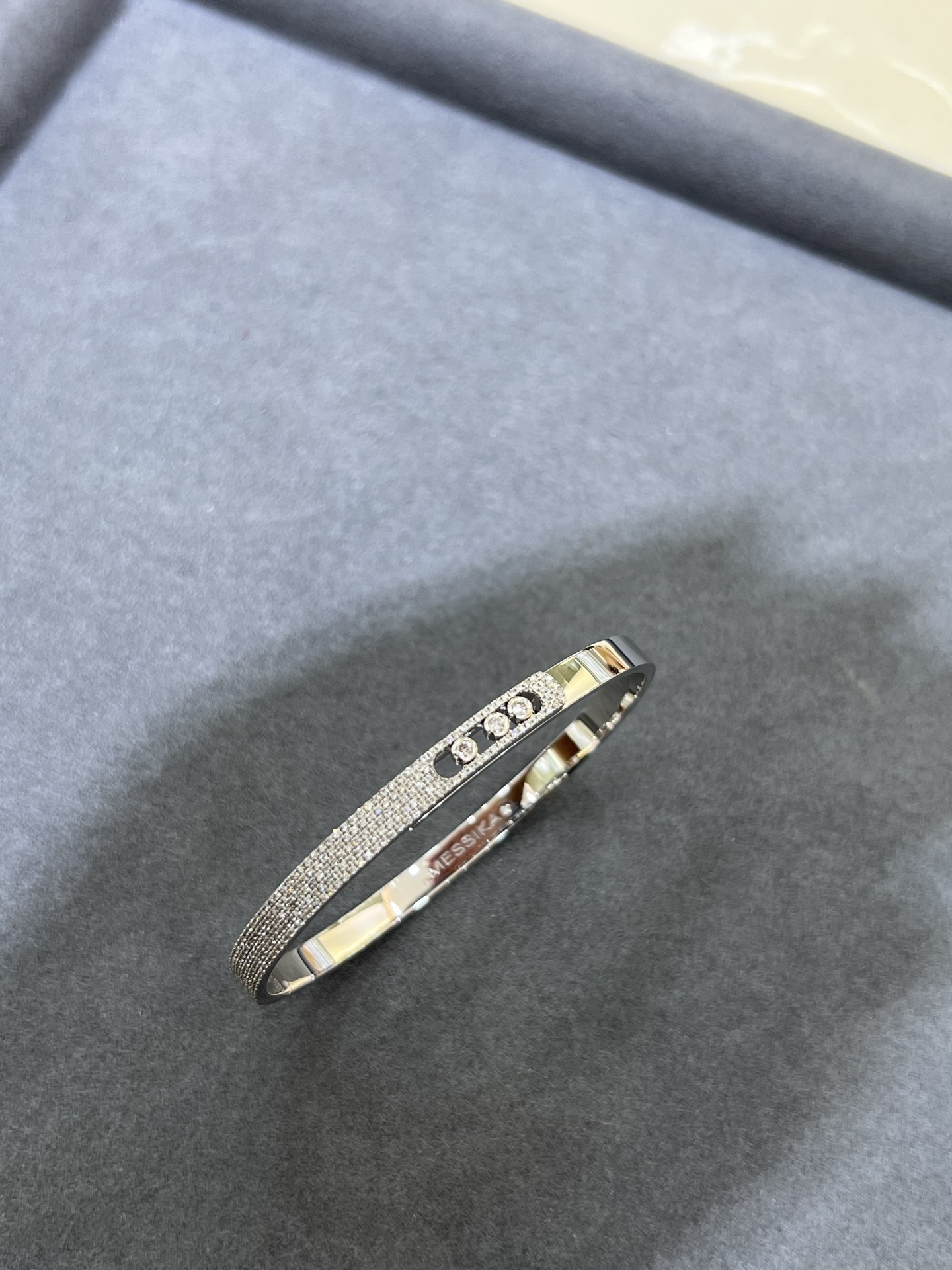 MESSIKA Браслет Move белое золото и бриллианты MESSIKA Браслет Move белое золото и бриллианты