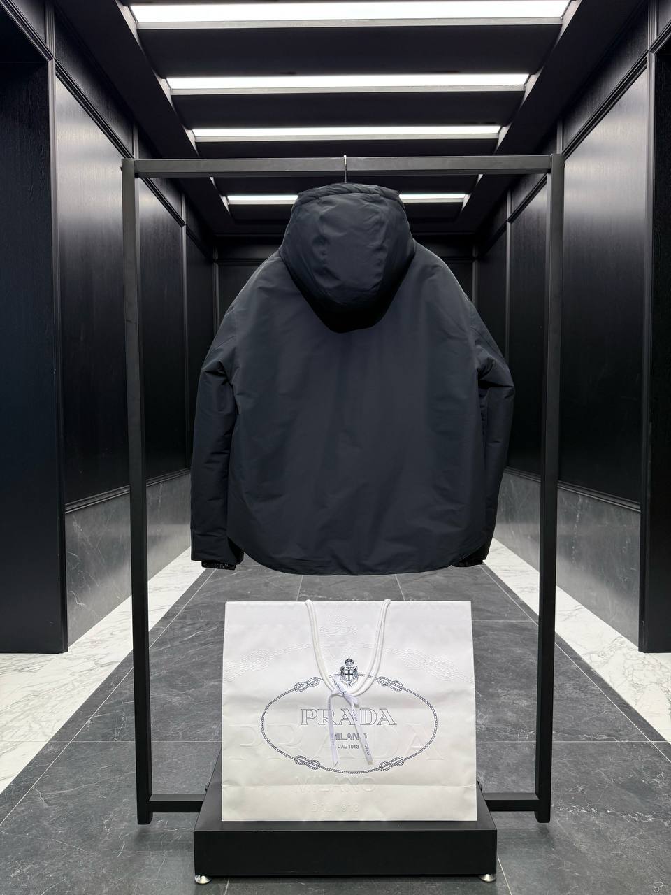 PRADA Мужской пуховик из гусиного пуха PRADA Мужской пуховик из гусиного пуха