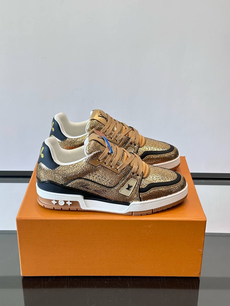 LOUIS VUITTON Мужские кроссовки 