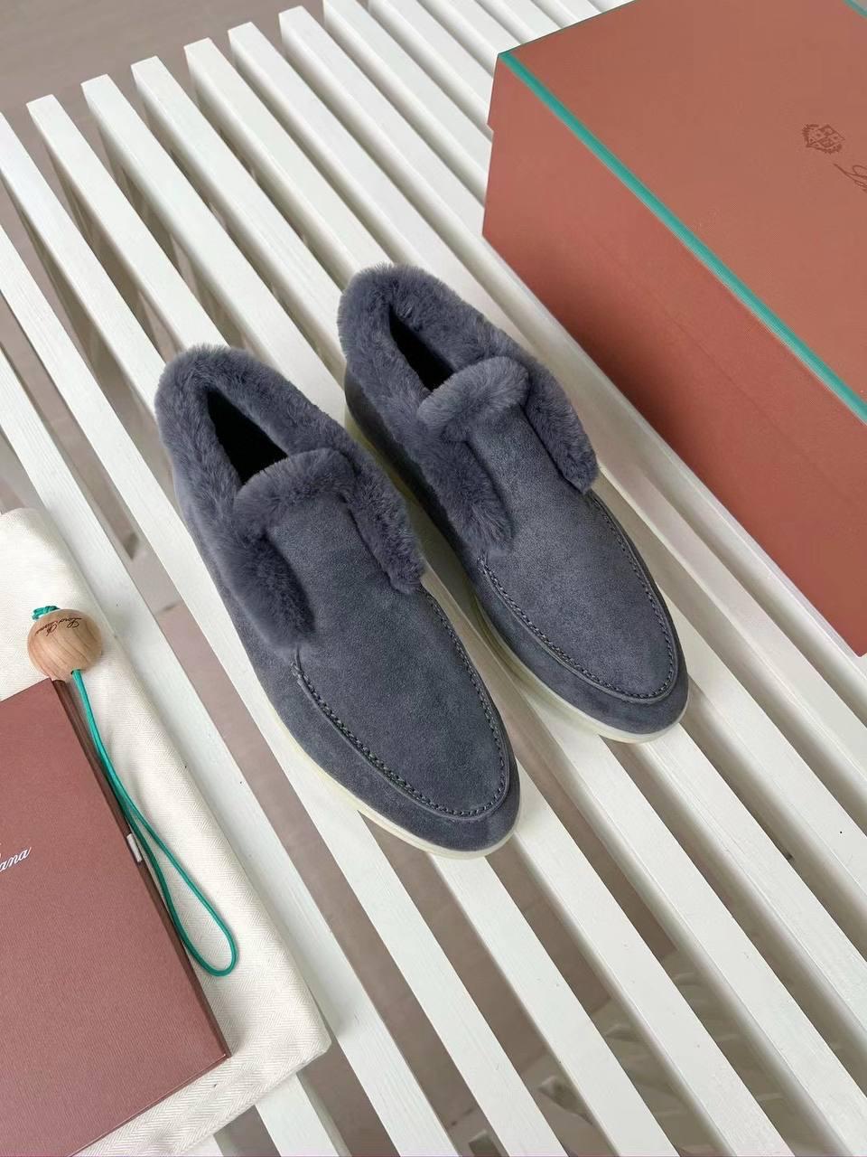 LORO PIANA Женские лоферы с меховой отделкой