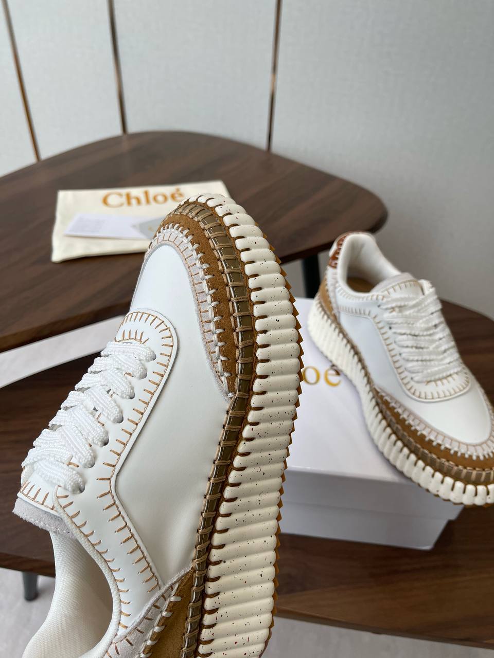 CHLOE Женские кроссовки из коровьей кожи 