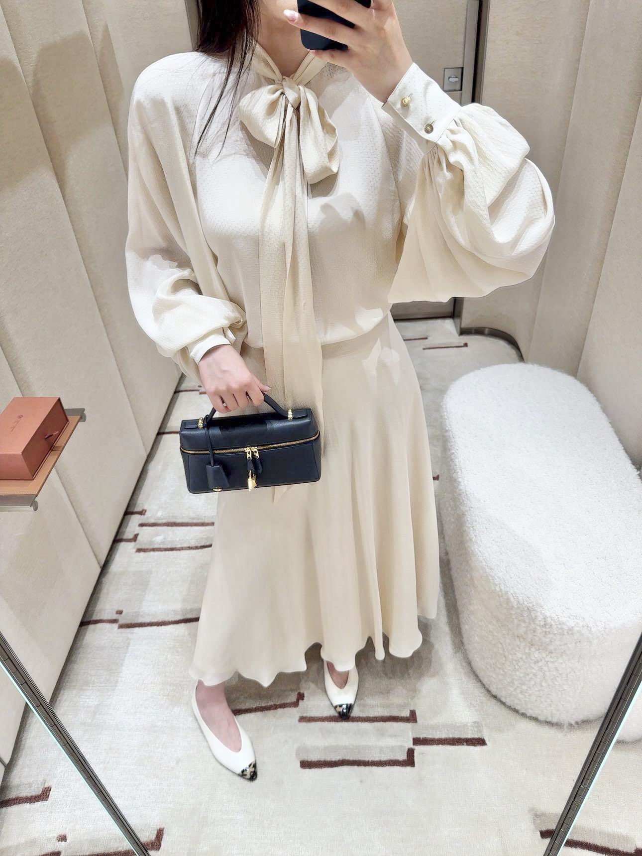 LORO PIANA Женская атласная юбка  LORO PIANA Женская атласная юбка