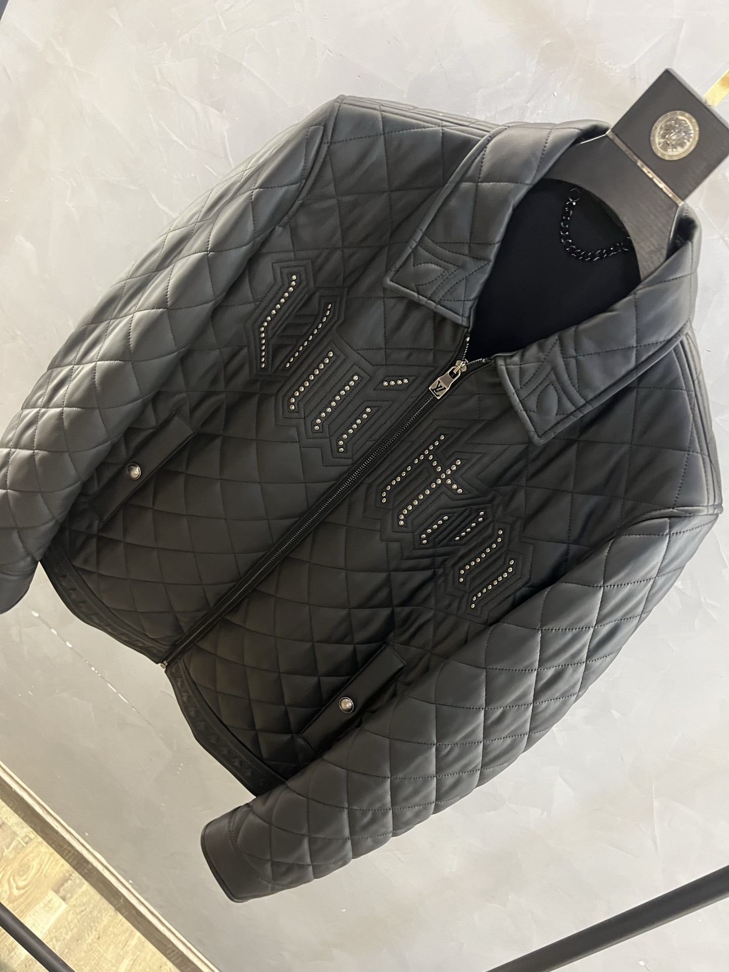 LOUIS VUITTON Мужская кожаная куртка LOUIS VUITTON Мужская кожаная куртка