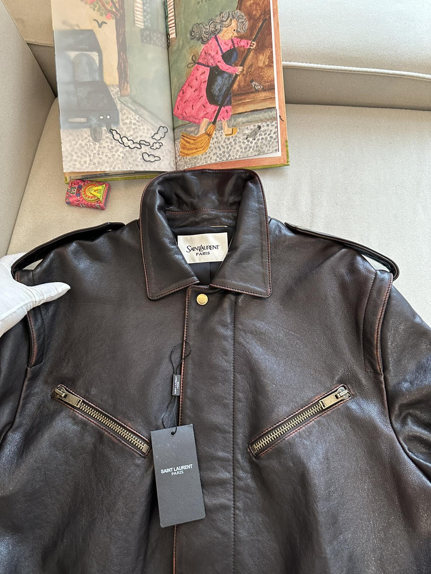 SAINT LAURENT Женская кожаная куртка прямого кроя