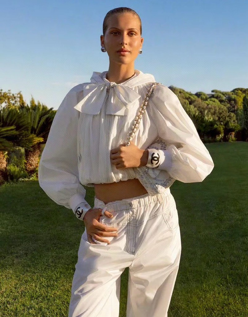 CHANEL Женская куртка CHANEL Женская куртка