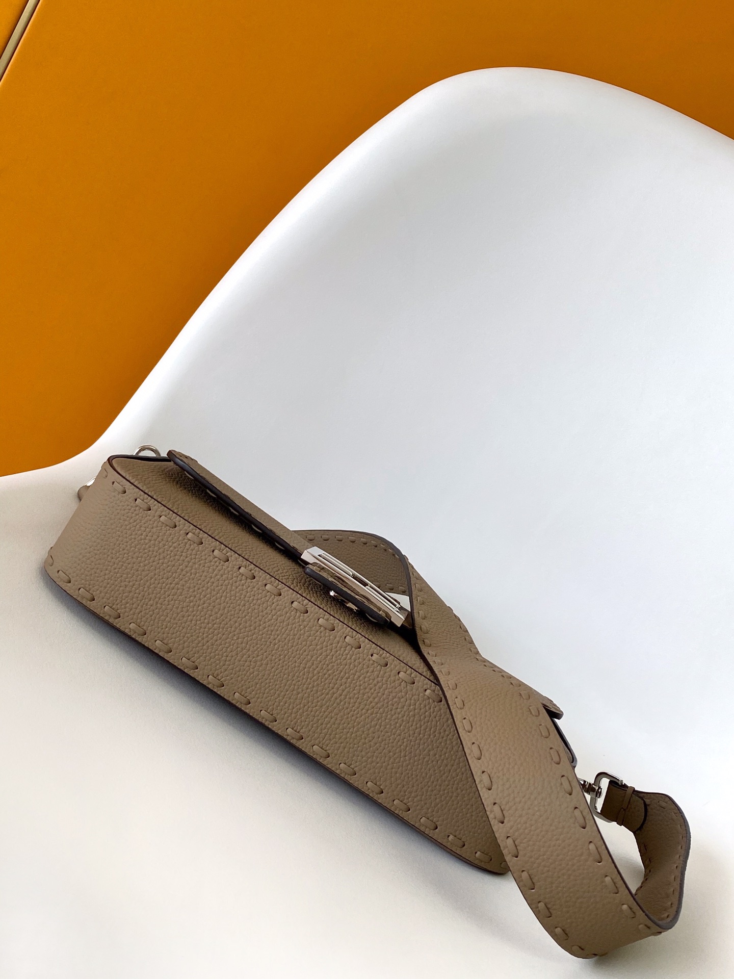 FENDI Женская сумка baguette 