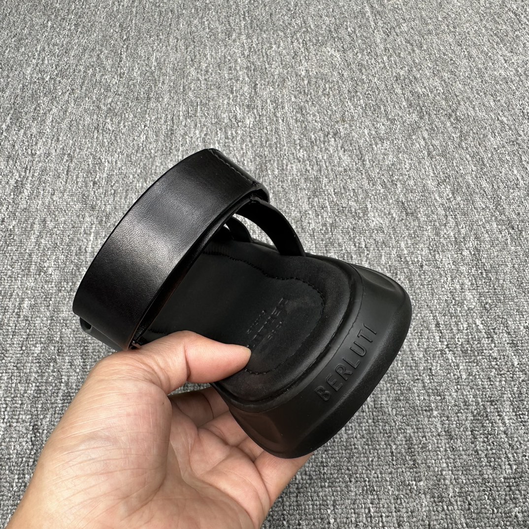 BERLUTI Мужские сандалии из натуральной кожи