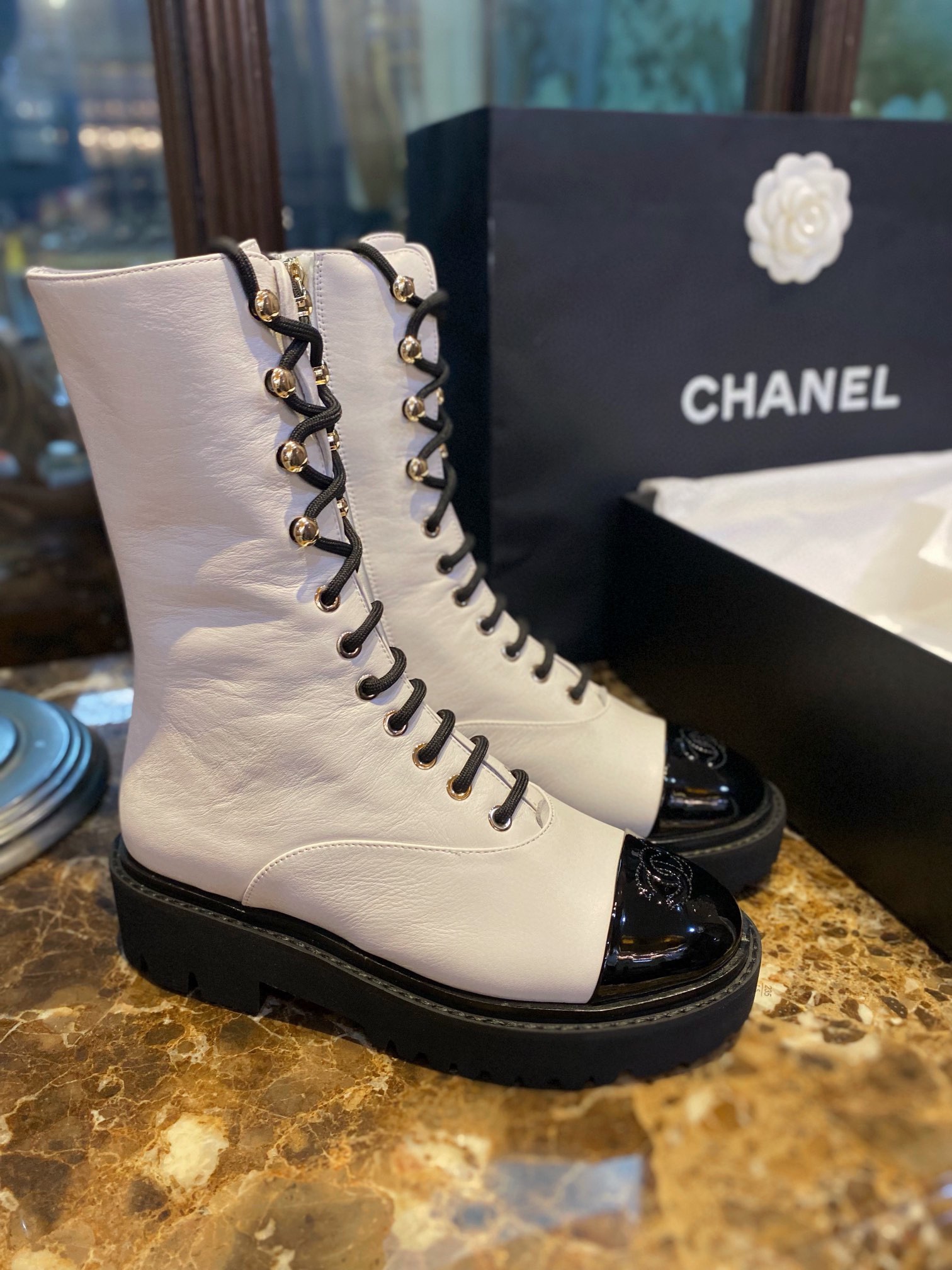 CHANEL Женские ботинки на шнуровке 23b CHANEL Женские ботинки на шнуровке 23b