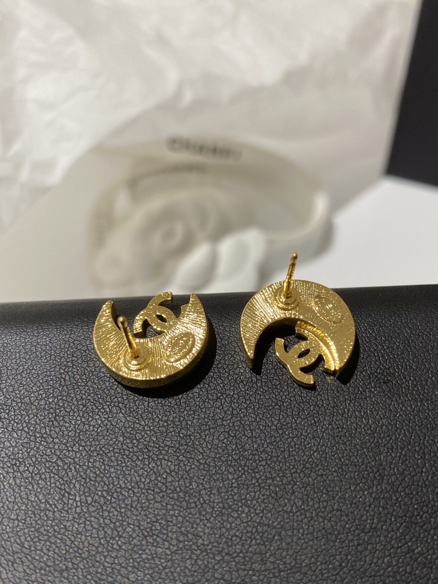 CHANEL Женские серьги CHANEL Женские серьги