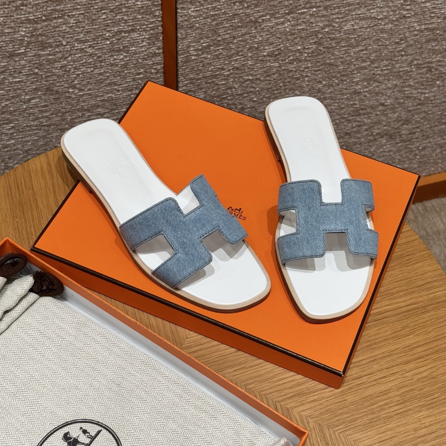 HERMES Женские сандалии Oran деним HERMES Женские сандалии Oran деним