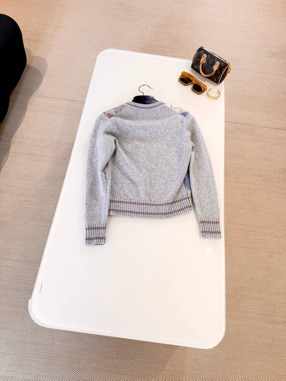 LOUIS VUITTON Женский свитер LOUIS VUITTON Женский свитер