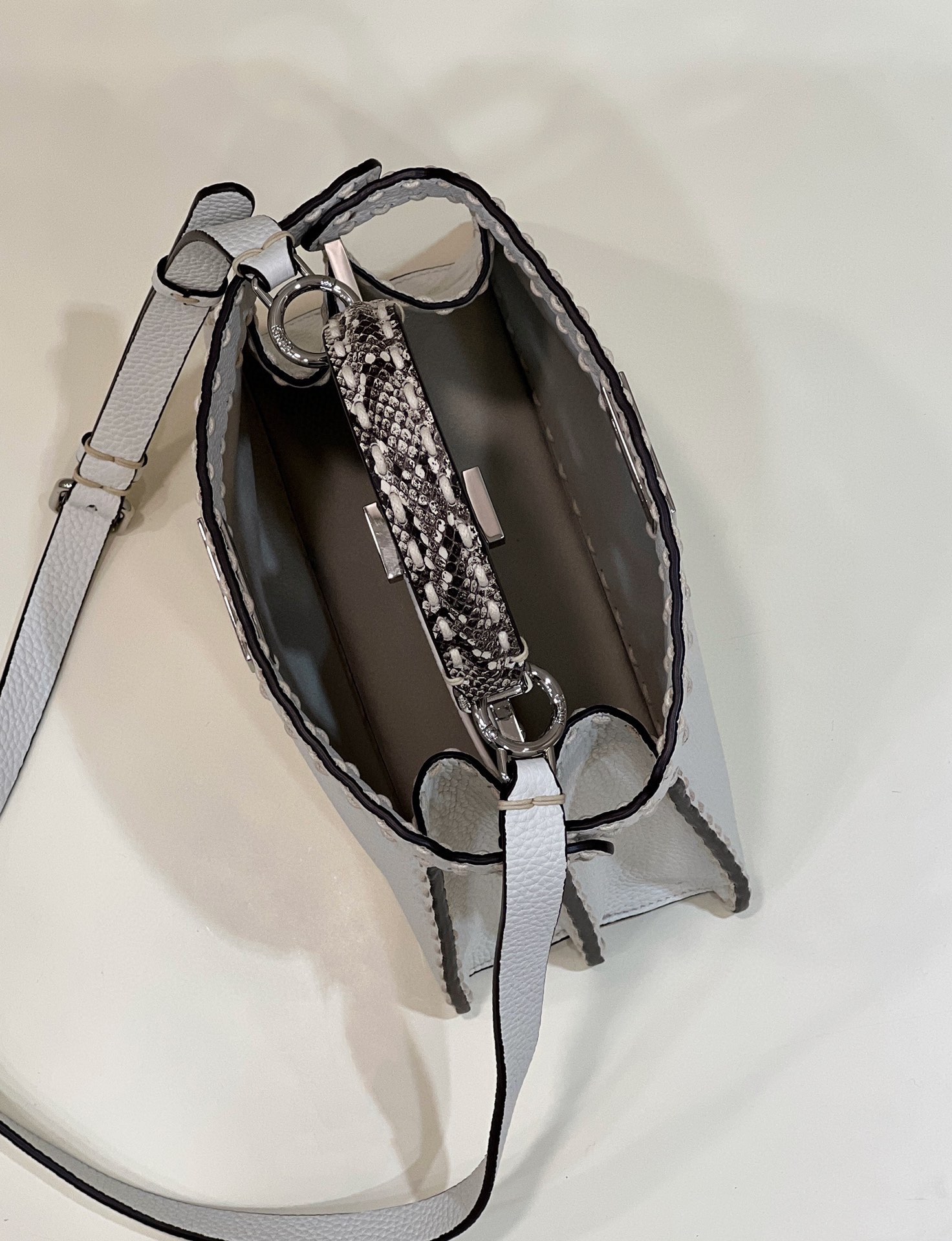 FENDI Женская сумка PEACOCK FENDI Женская сумка PEACOCK