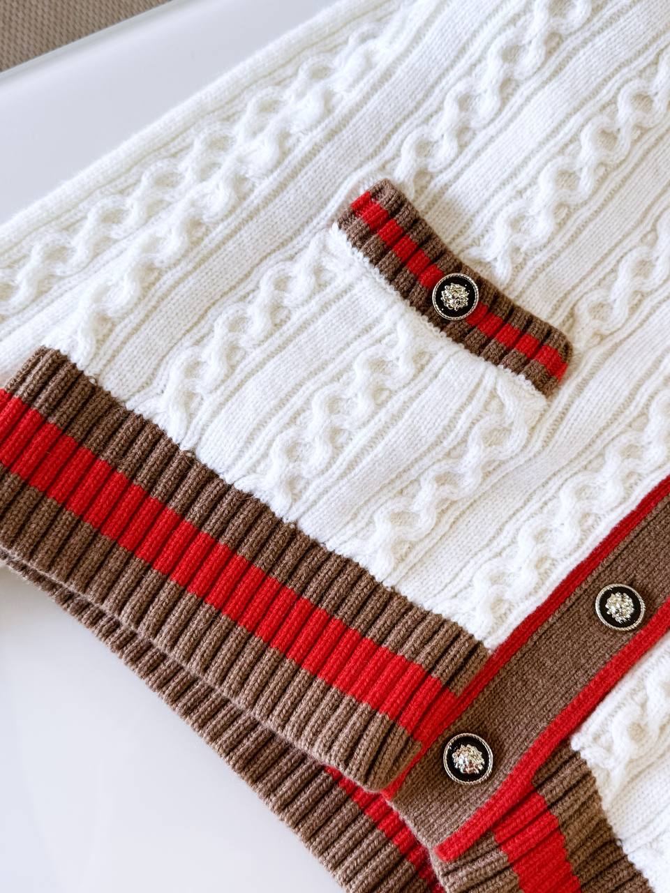 CHANEL Женский кардиган из кашемира CHANEL Женский кардиган из кашемира