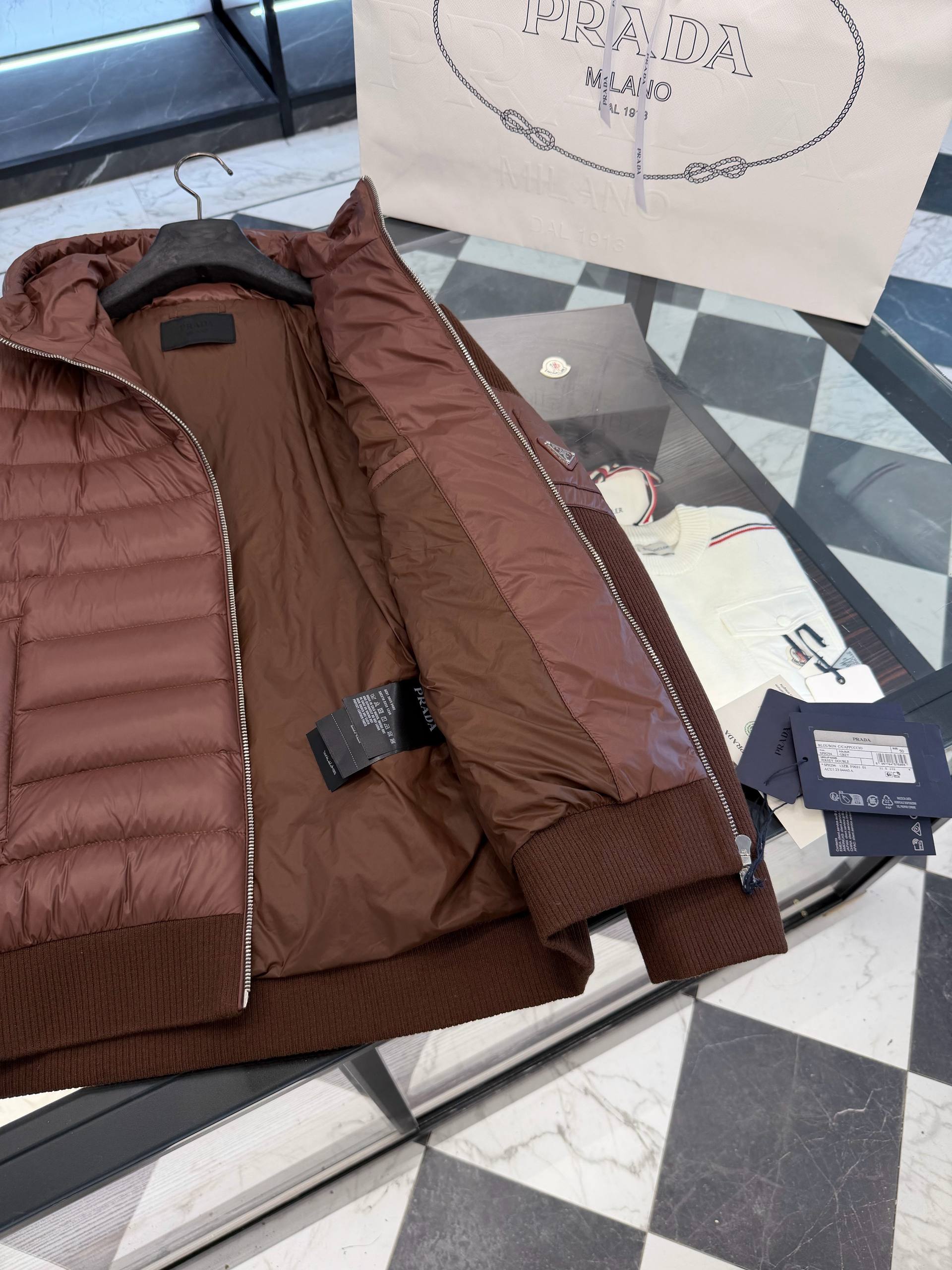 PRADA Мужская куртка с пуховым наполнителем 