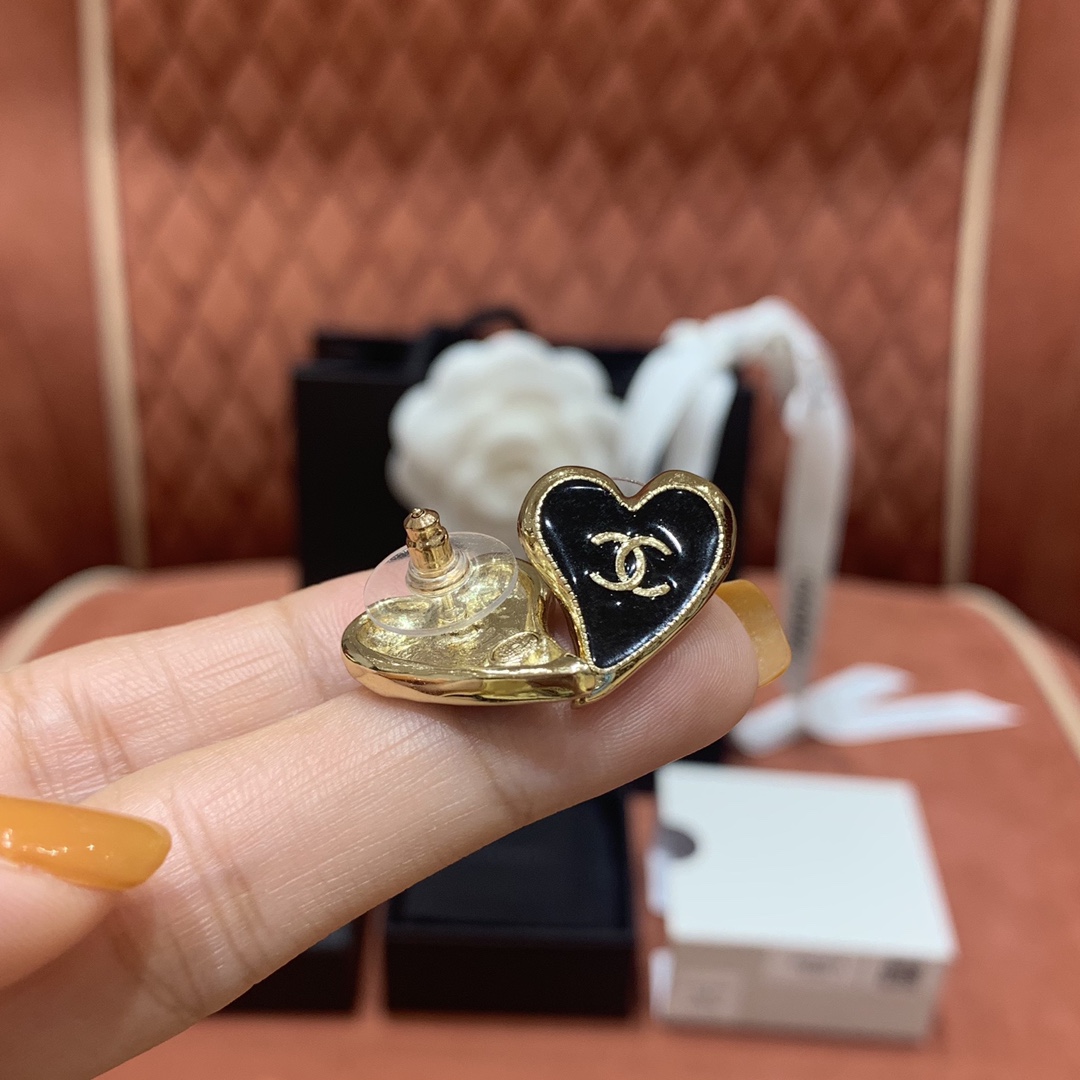 CHANEL Женские серьги CH-22P Black Heart CHANEL Женские серьги CH-22P Black Heart