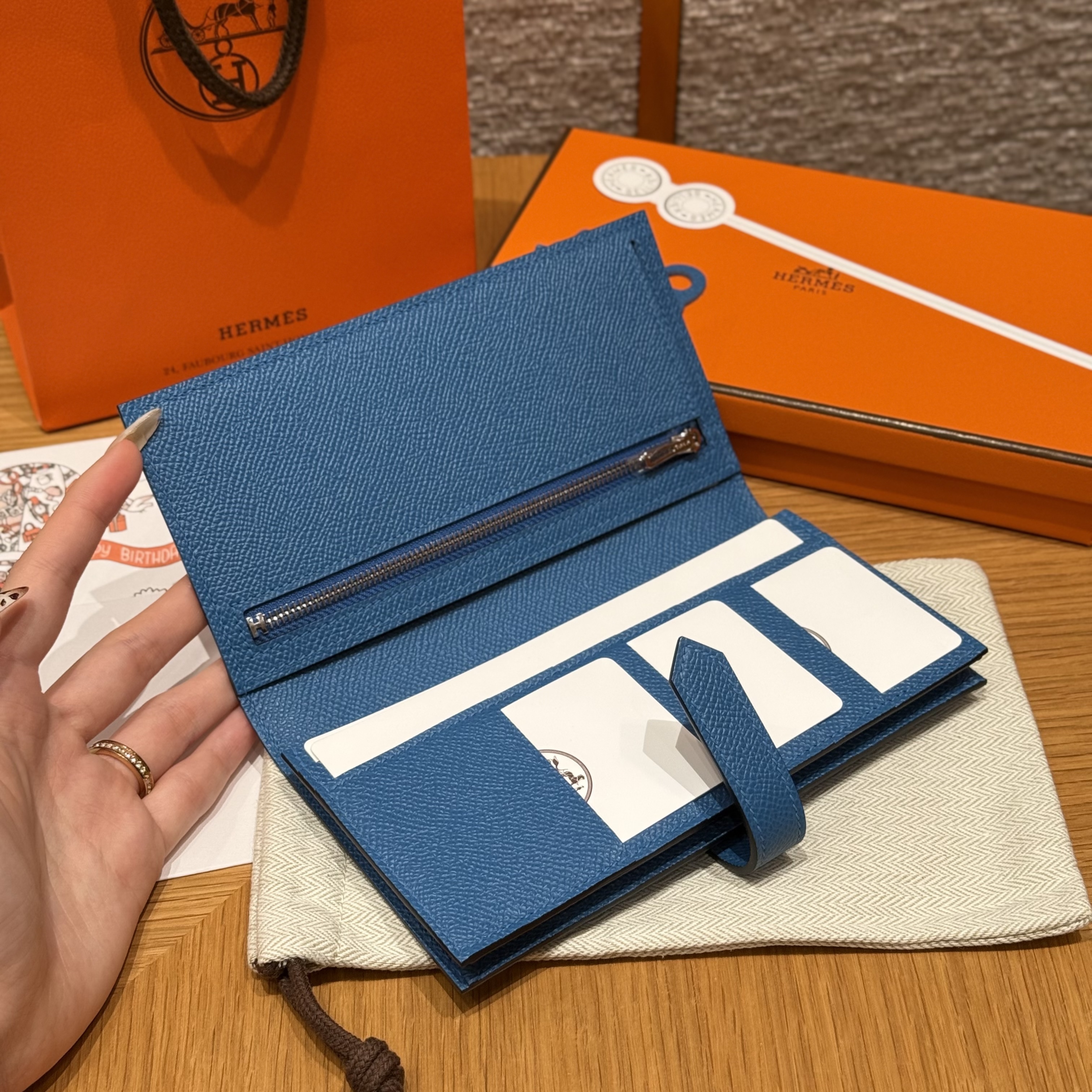 HERMES Кошелёк Bearn 17.5 см 7Q/Blue Mykonos Epsom HERMES Кошелёк Bearn 17.5 см 7Q/Blue Mykonos Epsom