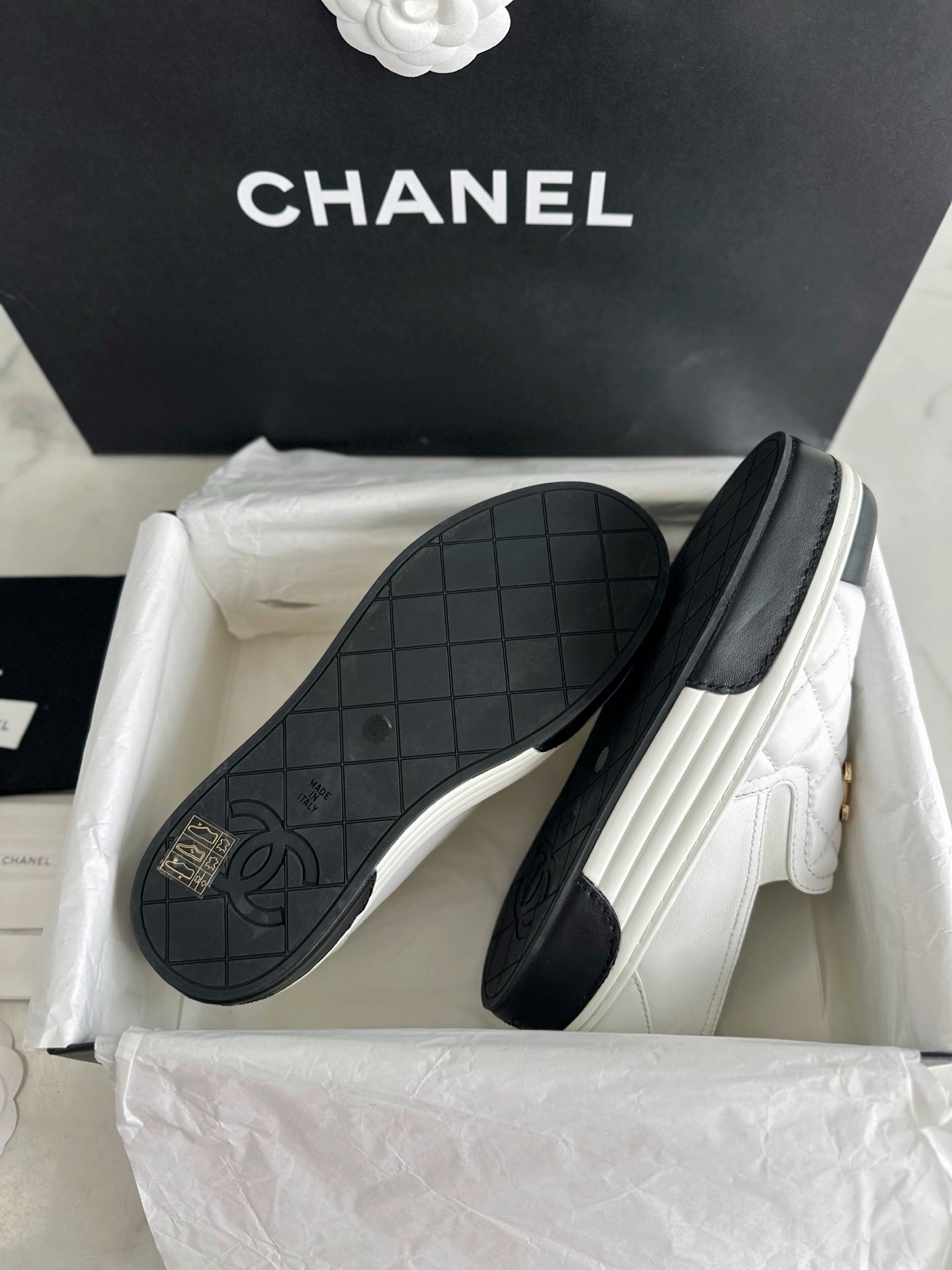 CHANEL Женские мокасины из кожи ягненка CHANEL Женские мокасины из кожи ягненка