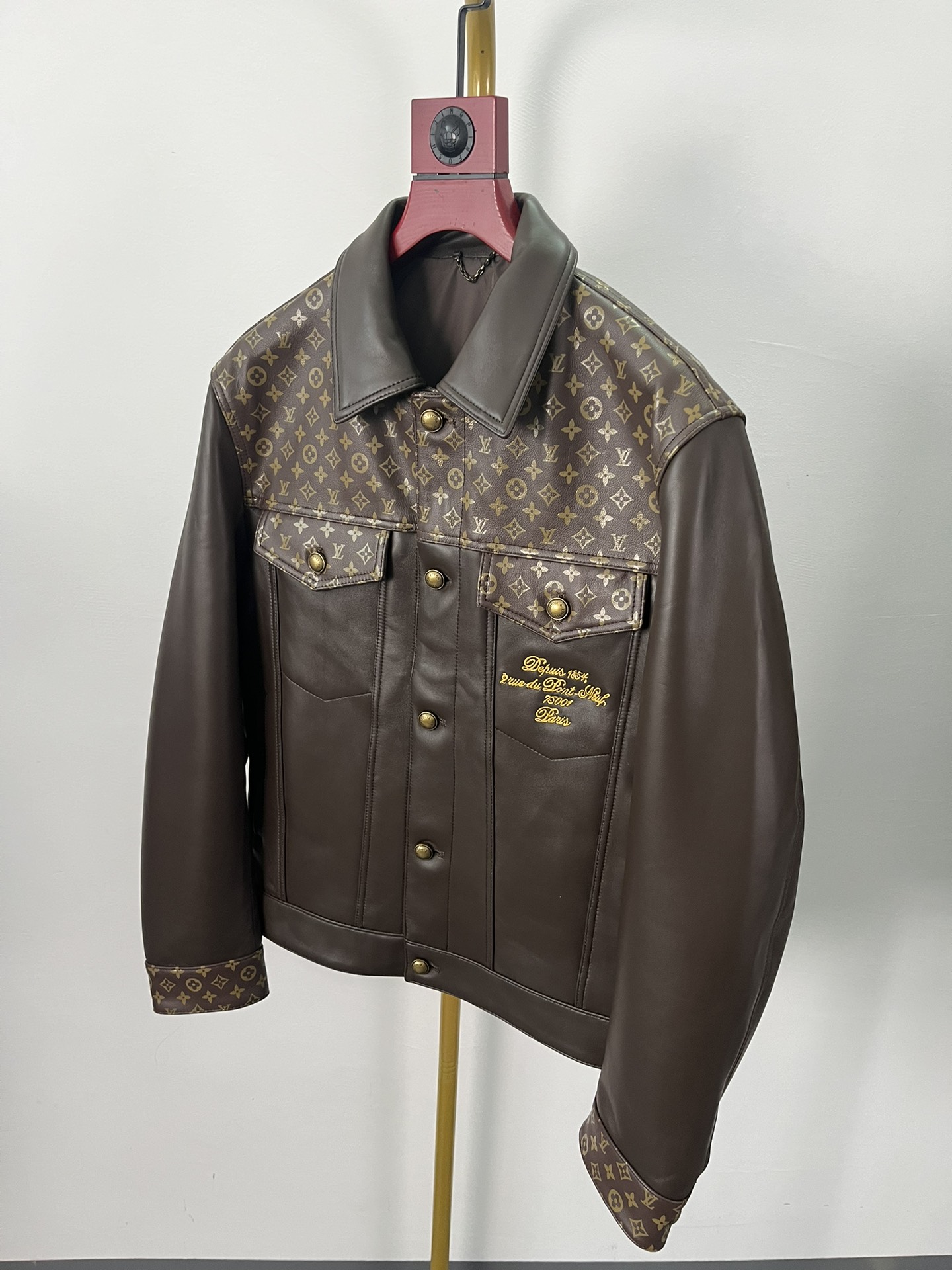 LOUIS VUITTON Мужская кожаная куртка LOUIS VUITTON Мужская кожаная куртка