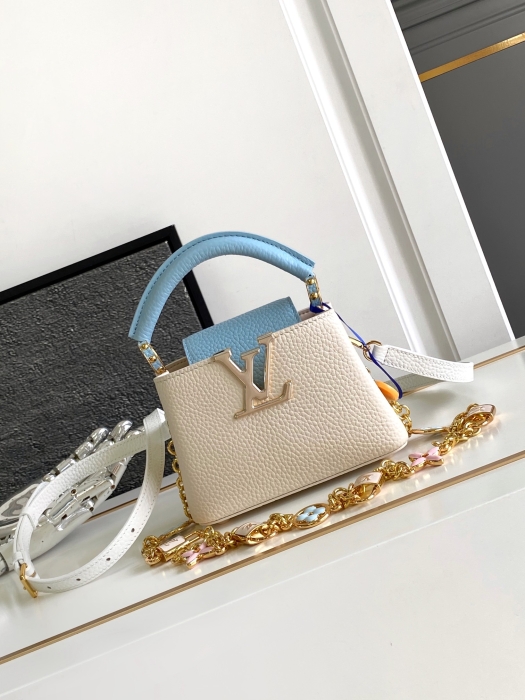 LOUIS VUITTON Женская сумка Capucines