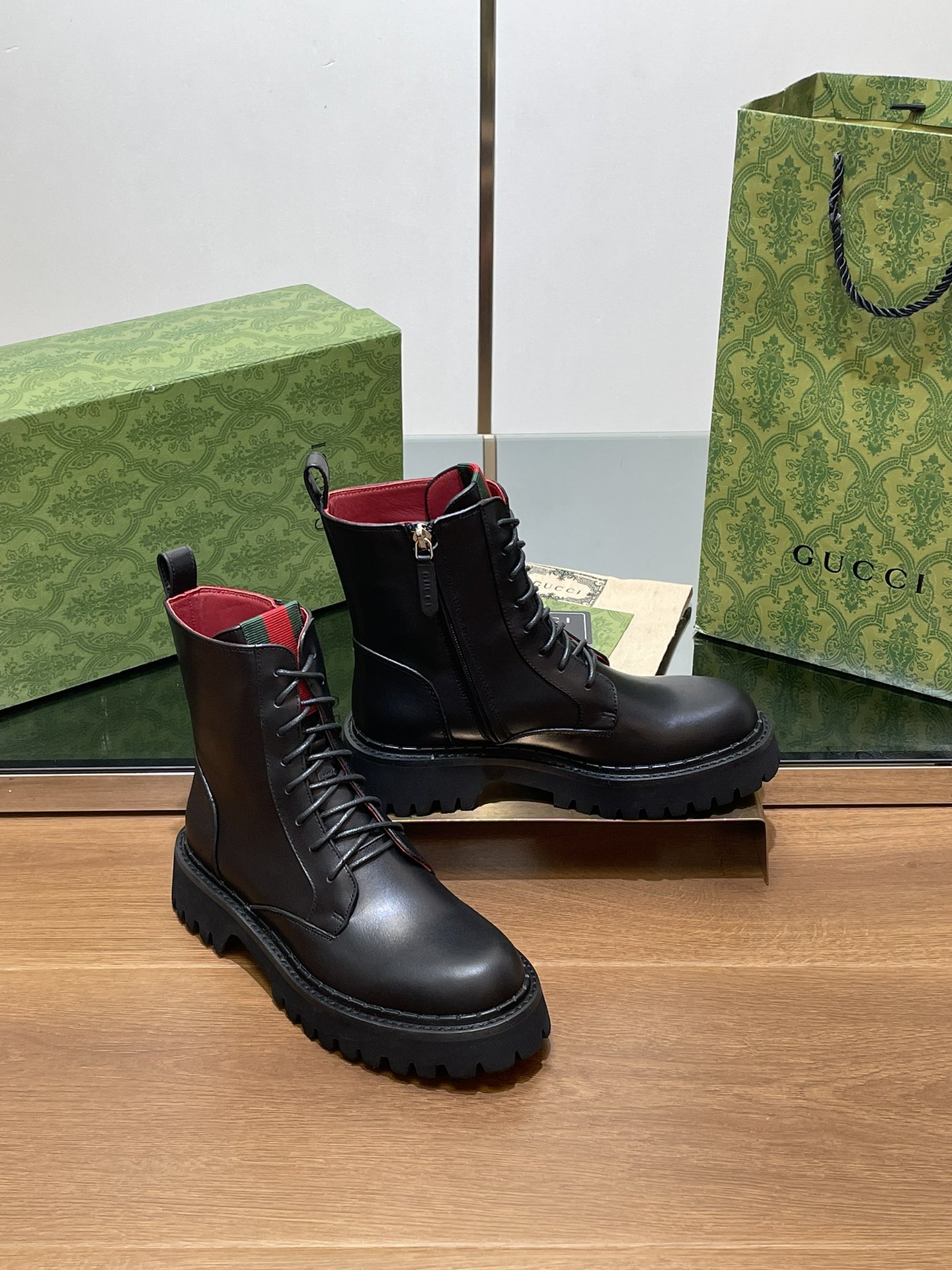 GUCCI Женские ботинки GG GUCCI Женские ботинки GG