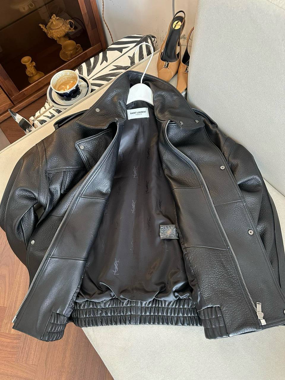 SAINT LAURENT Женская кожаная куртка SAINT LAURENT Женская кожаная куртка