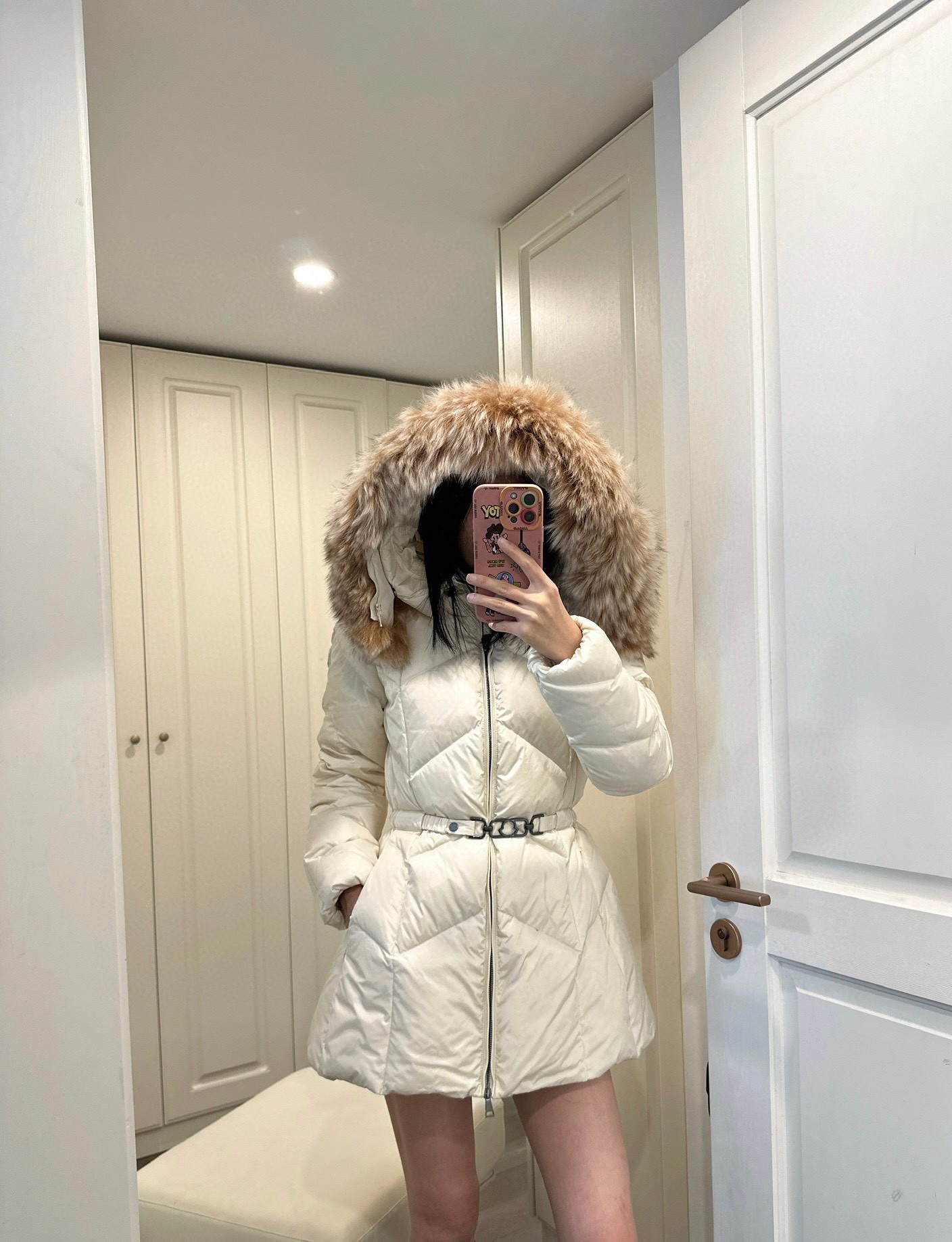 MONCLER Женская куртка с капюшоном Loriot MONCLER Женская куртка с капюшоном Loriot
