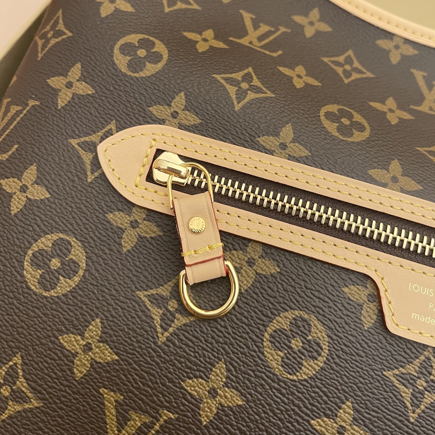 LOUIS VUITTON Женская Сумка Lineup M27335 LOUIS VUITTON Женская Сумка Lineup M27335