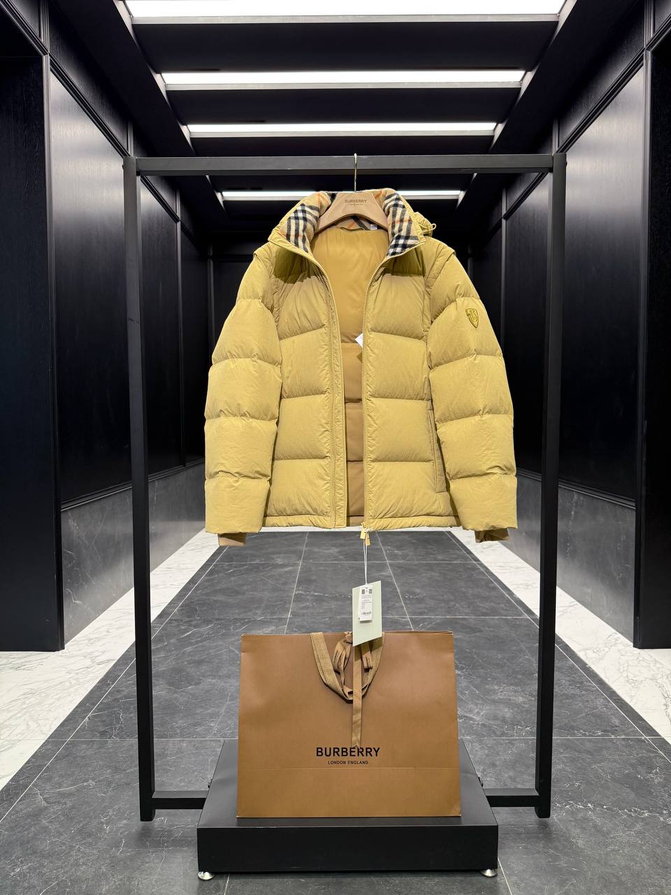 BURBERRY Мужской пуховик BURBERRY Мужской пуховик