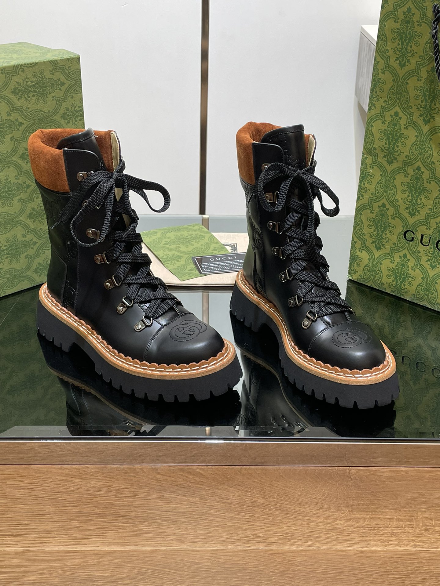 GUCCI Женские ботинки GG Matelass кожа и замша