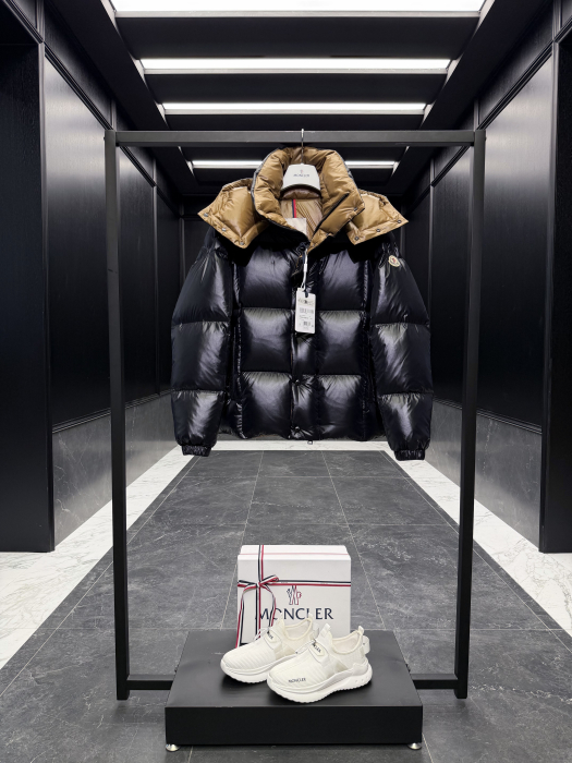 MONCLER Мужской пуховик Parana