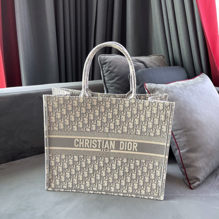 CHRISTIAN DIOR Женская сумка Dior Book Tote