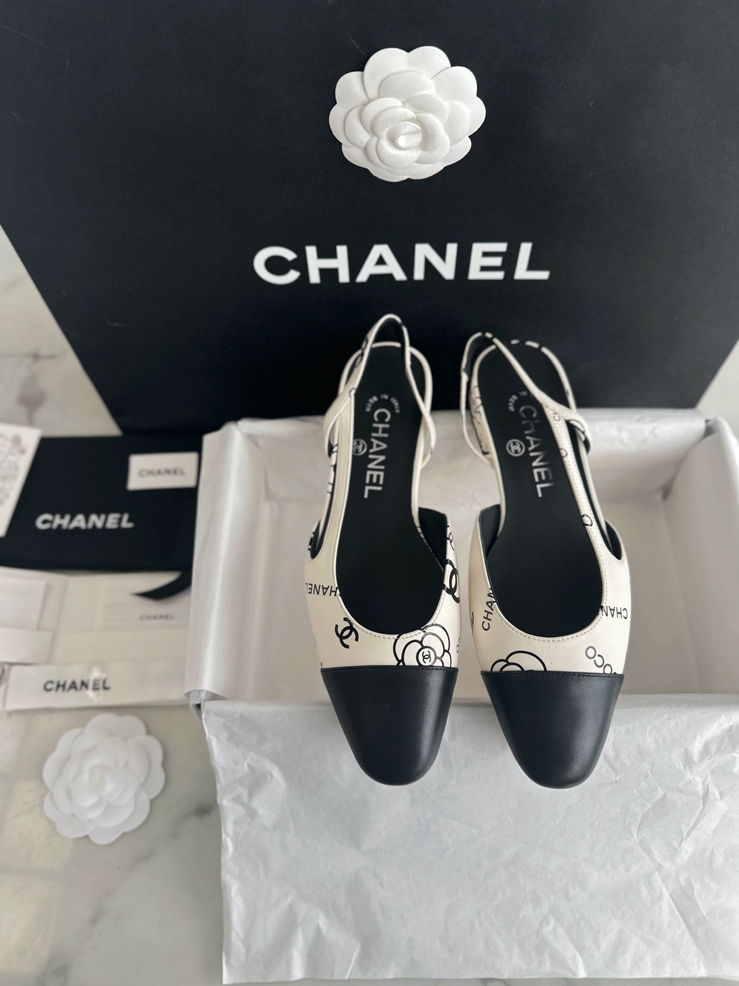 CHANEL Женские туфли слингбэки из кожи CHANEL Женские туфли слингбэки из кожи