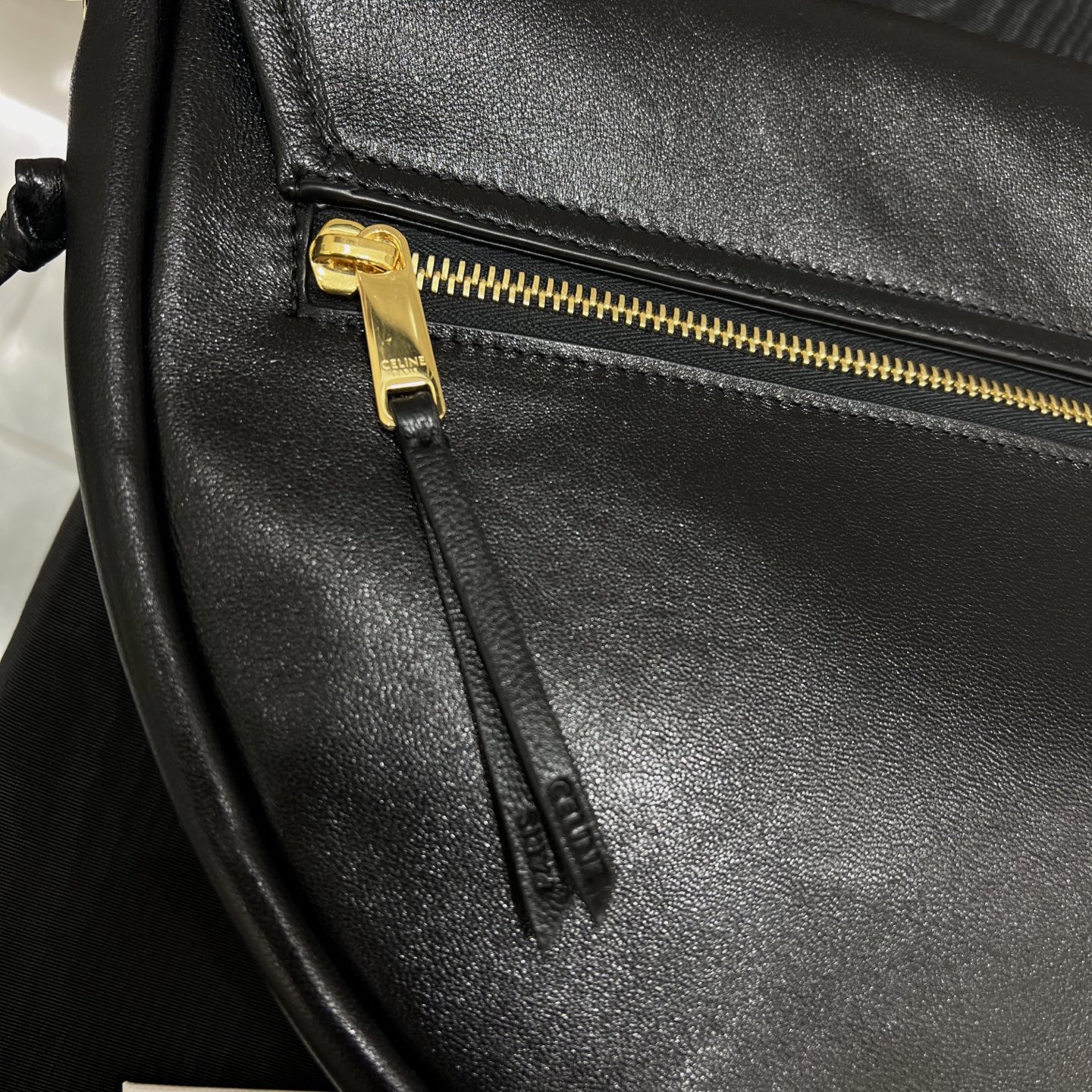 CELINE Женская сумка Triophe Halfmon CELINE Женская сумка Triophe Halfmon