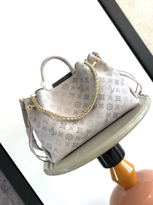 LOUIS VUITTON Женская сумка Bella Tote M12127