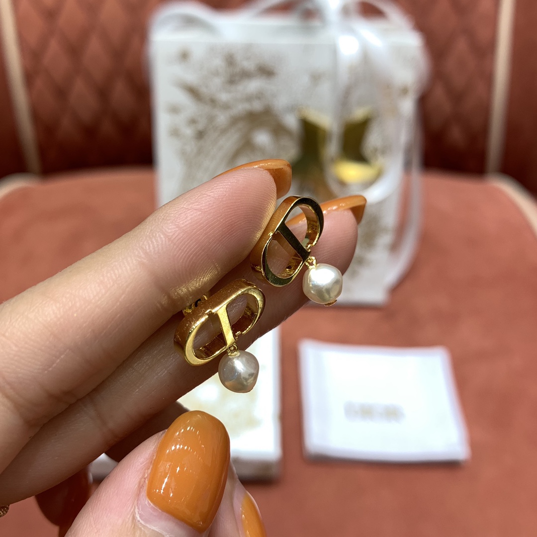 CHRISTIAN DIOR Женские серьги  CHRISTIAN DIOR Женские серьги
