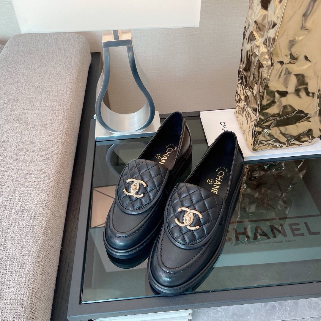 CHANEL Кожаные лоферы CHANEL Кожаные лоферы